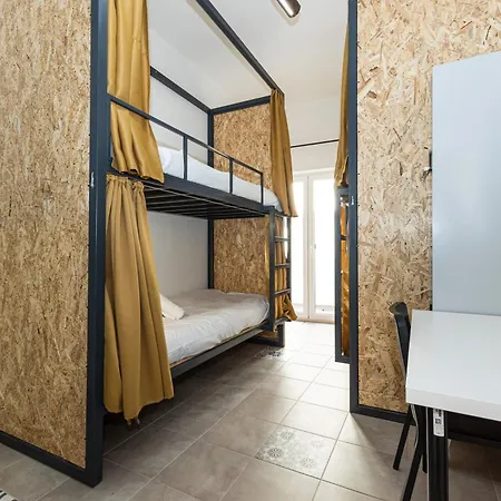 Hostel Arbutus Bed&bar