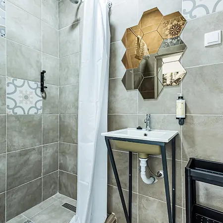 Arbutus Bed And Bar Хостел Портиман